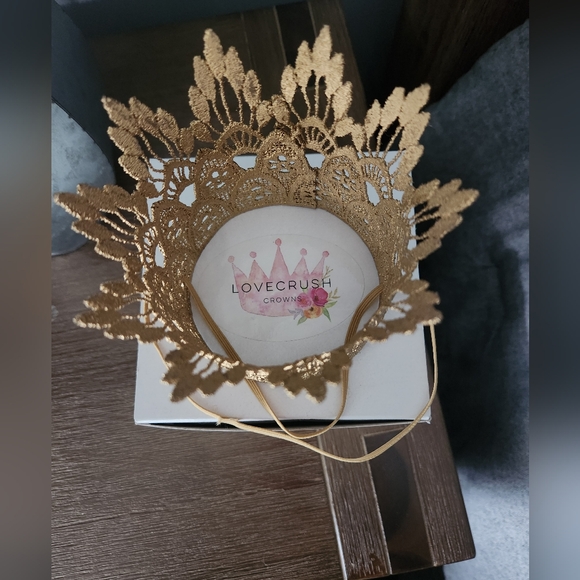 Crown - Picture 2 of 2